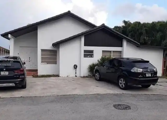 Property at 710 SW 99th Court Cir, Miami, FL, 33174, 3 beds, 2 baths, [object Object]