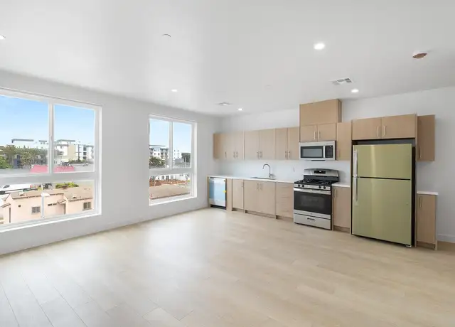 Photo of 11814 Aviation Blvd, Inglewood, CA 90304