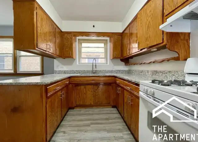 Property at 10237 Chestnut Ave, Franklin Park, IL, 60131, 2 beds, 1 bath, [object Object]