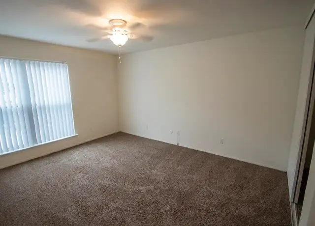 Photo of 6251 Melody Ln, Dallas, TX 75231
