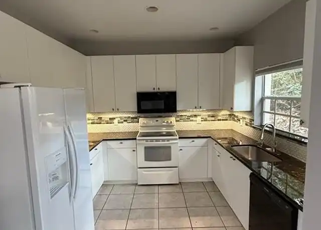 Property at 3258 Tamara Dr #8, Naples, FL, 34109, 2 beds, 2.5 baths, [object Object]