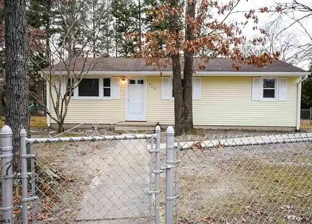 Property at 423 S Willow Ave, Galloway, NJ, 08205, 3 beds, 1 bath, [object Object]