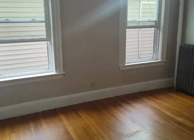 Property at 900 Western Ave Unit 1, Lynn, MA, 01905, 2 beds, 1 bath, [object Object]