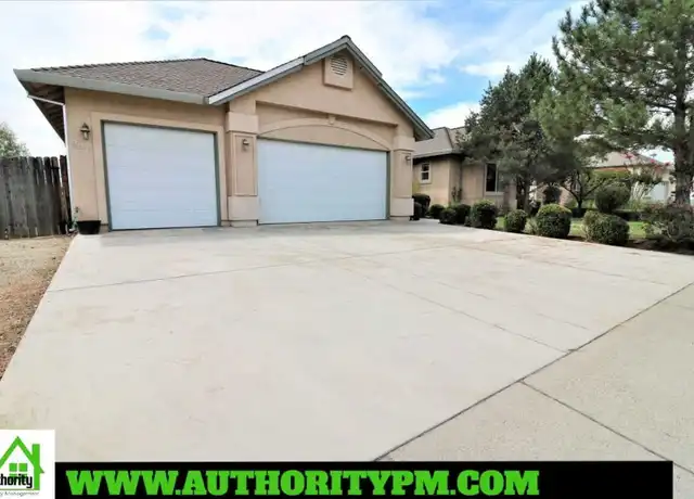 Property at 997 Rollingview Dr, Redding, CA, 96003, 4 beds, 2 baths, [object Object]