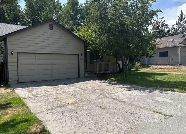 Property at 944 NE Lena Pl, Bend, OR, 97701, 3 beds, 2 baths, [object Object]