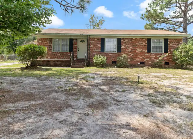Property at 6118 Lexington Dr, Hope Mills, NC, 28348, 3 beds, 2 baths, [object Object]