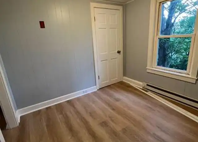 Property at 2 Lyon St, Putnam, CT, 06260, 1 bed, 1 bath, [object Object]