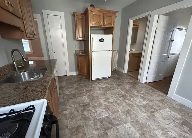 Property at 82 Conwell Ave Unit 2, Somerville, MA, 02144, 3 beds, 1.5 baths, [object Object]