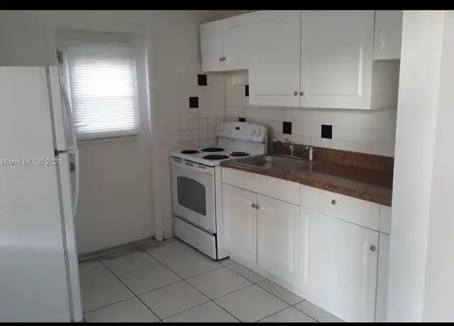 Property at 1548 NW 3rd Ter, Pompano Beach, FL, 33060, 2 beds, 1 bath, [object Object]