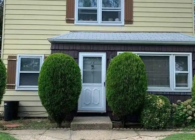Property at 54 Lakeview Ave Unit 2nd Flr, Lynbrook, NY, 11563, 1 bed, 1 bath, [object Object]
