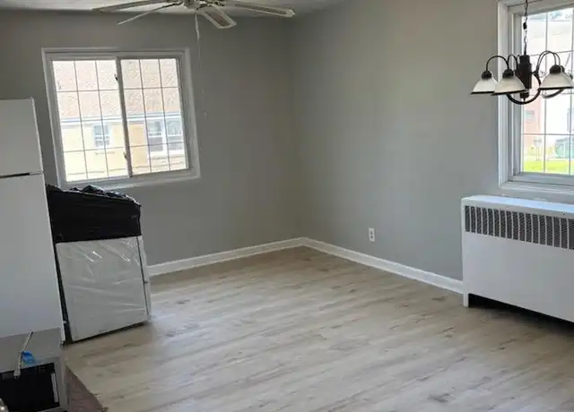 Property at 4633 State Rd, Drexel Hill, PA, 19026, 1 bed, 1 bath, [object Object]
