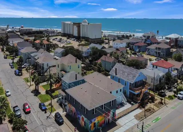 Property at 1708 19th St Unit 2, Galveston, TX, 77550, 2 beds, 1 bath, [object Object]