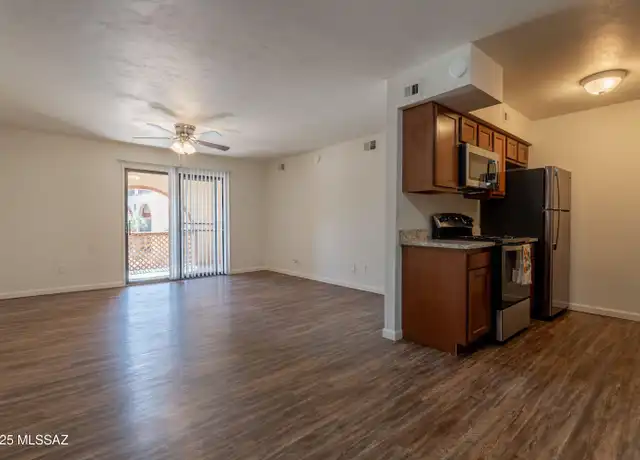 Property at 6321 N Barcelona Ct #905, Tucson, AZ, 85704, 2 beds, 1 bath, [object Object]