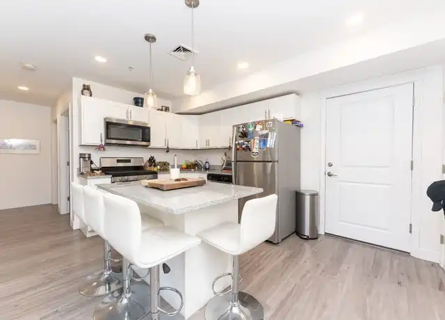 Property at 693 Western Ave, Lynn, MA, 01905, 2 beds, 1 bath, [object Object]