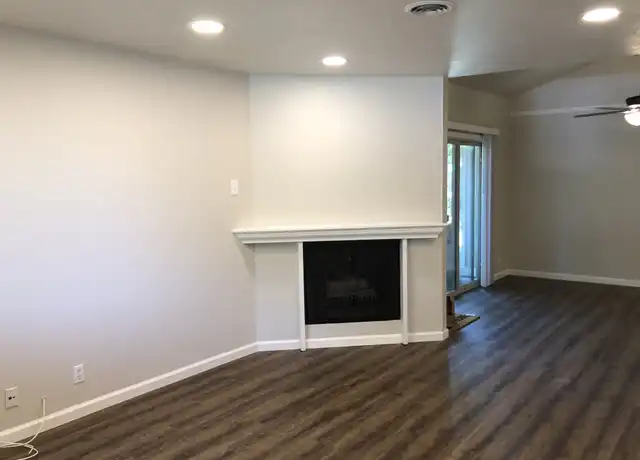 Property at 33 Dean Way Unit B, Folsom, CA, 95630, 2 beds, 1 bath, [object Object]