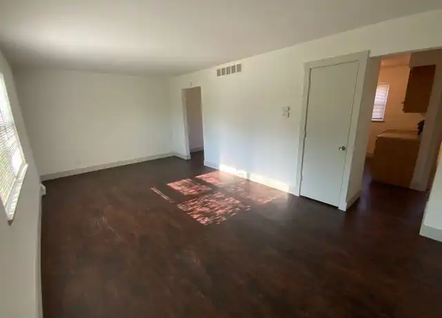 Property at 204 S Scott Blvd Unit B, Columbia, MO, 65203, 3 beds, 1.5 baths, [object Object]