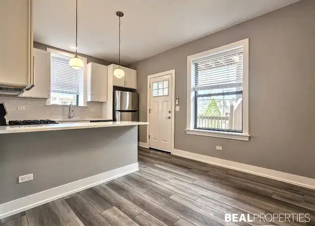 Property at 3941 N Janssen Ave Unit E1, Chicago, IL, 60613, 2 beds, 1 bath, [object Object]