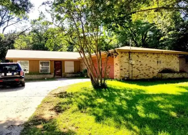Property at 1506 Avenue C, Denton, TX, 76205, 4 beds, 2 baths, [object Object]