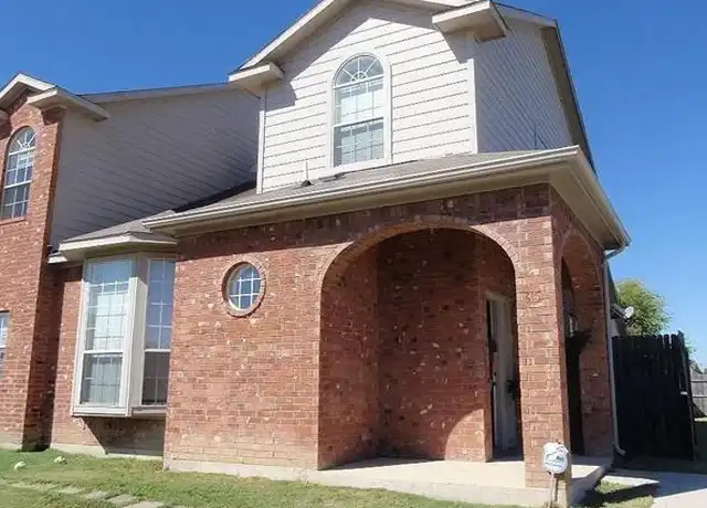 Property at 815 Valleybrooke Dr, Arlington, TX, 76001, 3 beds, 2.5 baths, [object Object]