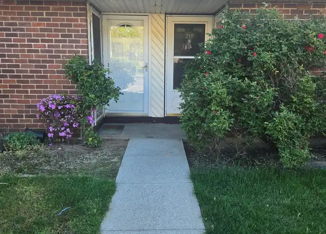 Property at 214 Pointe Cir N #214, Brookhaven, NY, 11727, 2 beds, 1 bath, [object Object]