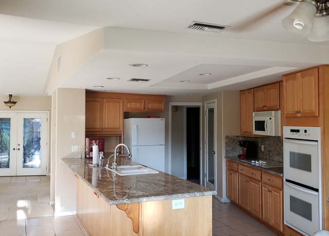 Photo of 30623 Golden Gate Dr, Canyon Lake, CA 92587