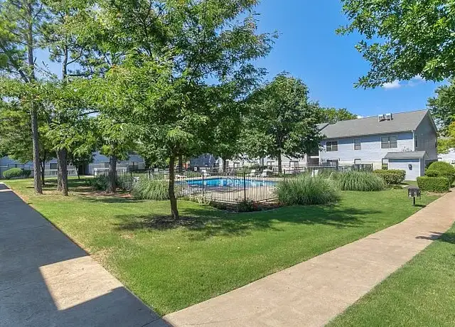 Photo of 1149 W Brooks St, Norman, OK 73071