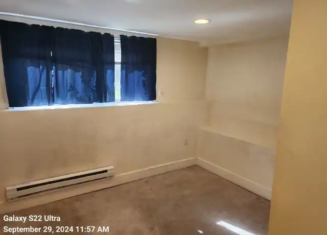 Property at 1005 Kentish Rd, Lynnwood, WA, 98036, 1 bed, 1 bath, [object Object]