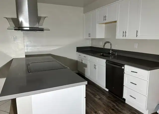 Property at 945 Locust Ave Unit 10, Long Beach, CA, 90813, 2 beds, 1 bath, [object Object]