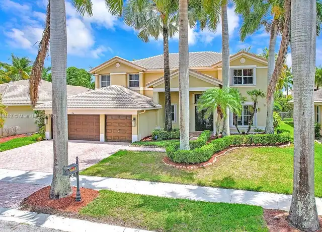 Property at 904 Stillwater Ct, Weston, FL, 33327, 6 beds, 5 baths, [object Object]
