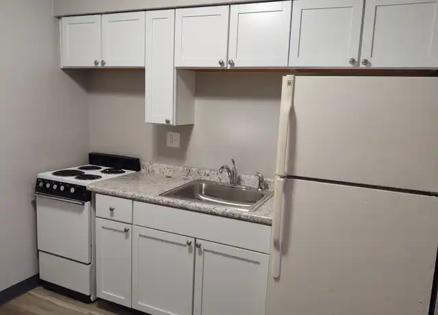 Property at 1441 Capitol Ave Unit 17, Des Moines, IA, 50316, 1 bed, 1 bath, [object Object]
