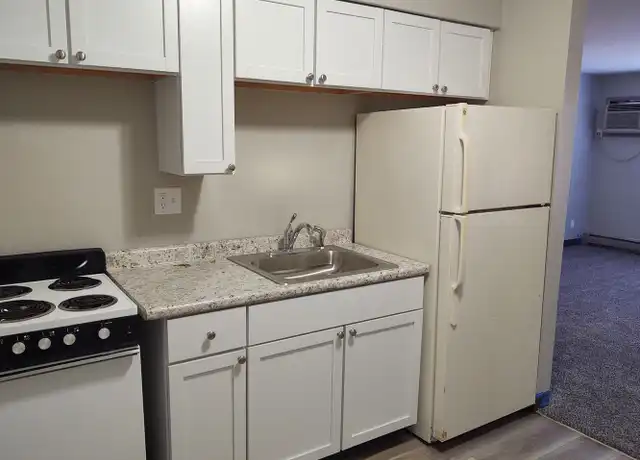 Property at 1441 Capitol Ave Unit 17, Des Moines, IA, 50316, 1 bed, 1 bath, [object Object]