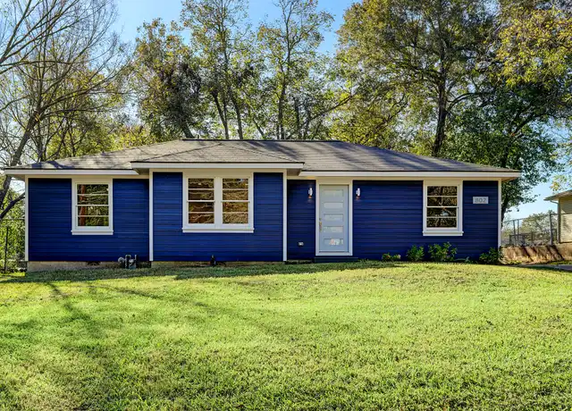 Property at 802 E Stone St, Brenham, TX, 77833, 3 beds, 2 baths, [object Object]