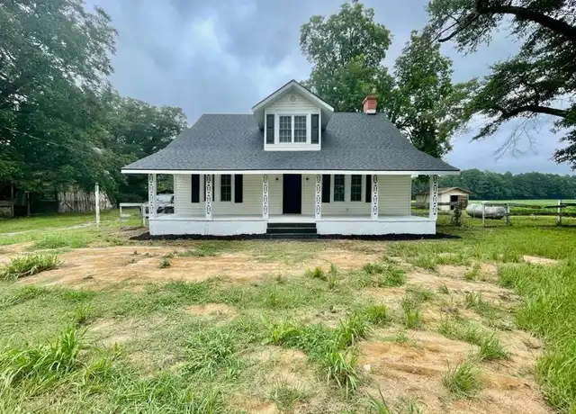 Property at 416 Old Maxton Rd, Raeford, NC, 28376, 4 beds, 2.5 baths, [object Object]
