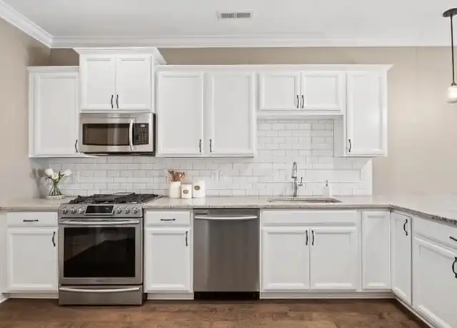 Property at 3306 Stonecreek Dr Unit 3306, Chattanooga, TN, 37405, 2 beds, 2.5 baths, [object Object]
