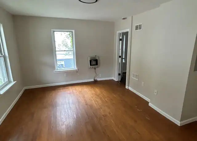 Property at 187 Broad St Unit 2, Norwich, CT, 06360, 3 beds, 1 bath, [object Object]