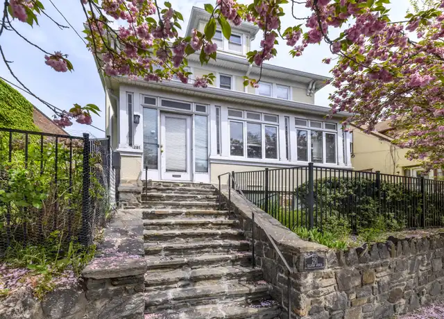Property at 291 Delavan Ave, Greenwich, CT, 06830, 4 beds, 2 baths, [object Object]
