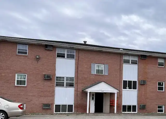 Property at 245 Churchill Rd Apt 10, Girard, OH, 44420, 2 beds, 1 bath, [object Object]
