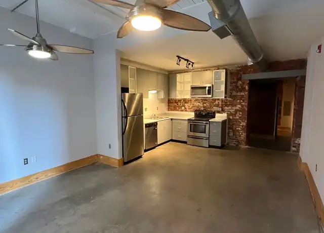 Property at 112 S Gay St Unit B6, Knoxville, TN, 37902, 1 bed, 1 bath, [object Object]