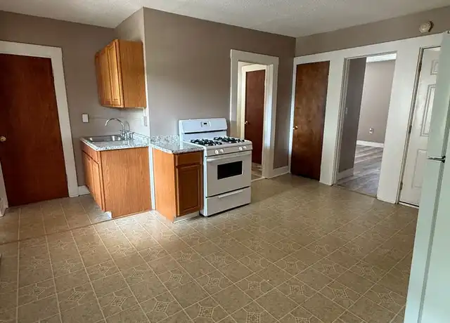 Property at 207 Glen St Unit 3N, New Britain, CT, 06051, 2 beds, 1 bath, [object Object]