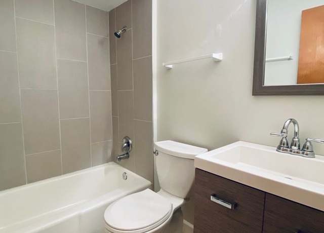 Photo of 152 Walton St Unit 162 2E R, Barrington, IL 60010