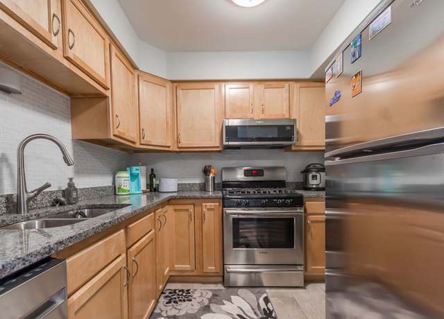 Photo of 152 Walton St Unit 162 2E R, Barrington, IL 60010