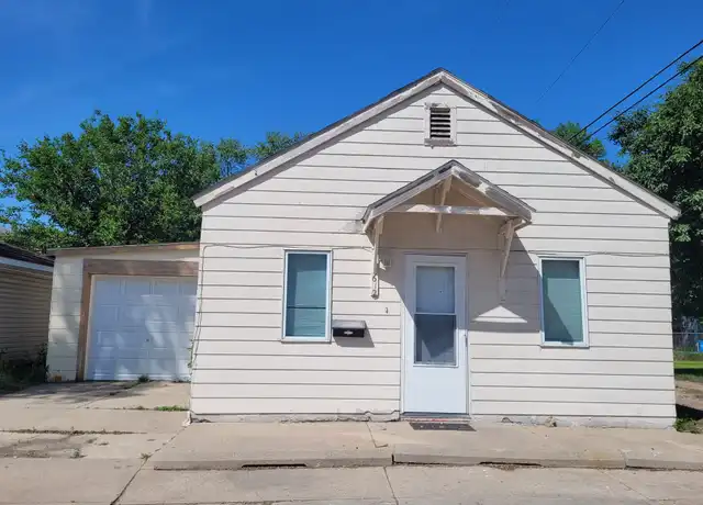 Property at 612 N Washington St, Grand Island, NE, 68801, 2 beds, 1 bath, [object Object]