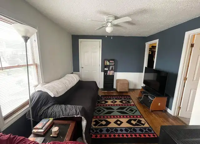 Property at 407 Shasta St Unit 2, Manchester, NH, 03103, 2 beds, 1 bath, [object Object]