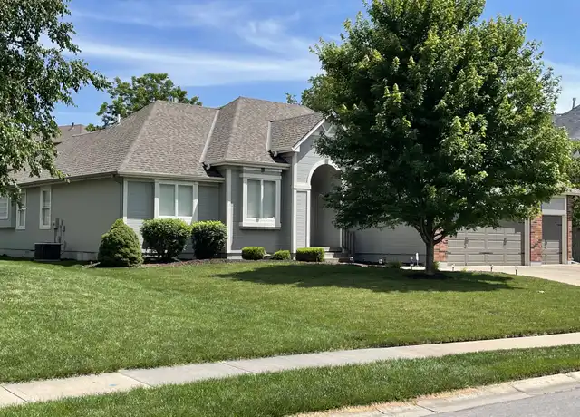 Property at 505 S Lakeshore Dr, Raymore, MO, 64083, 3 beds, 2 baths, [object Object]