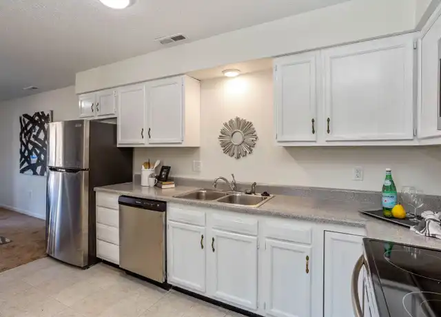 Property at Parkside Apartments - 1100 Holly Ct, Plainfield, IN, 46168, 1-2 bed, 1 bath, [object Object]