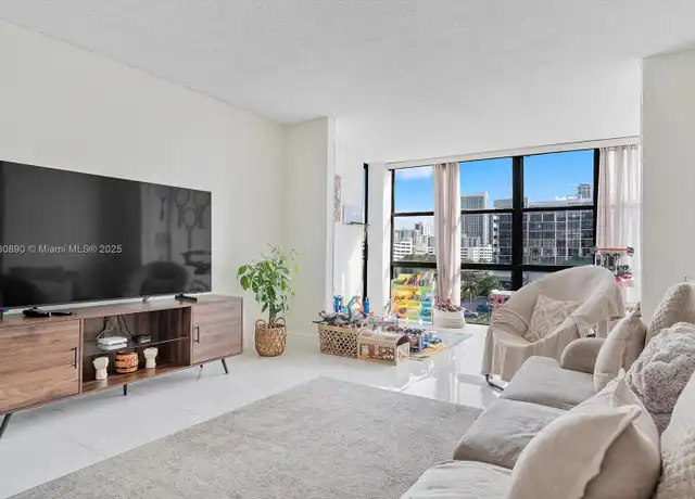 Property at 800 Parkview Dr #616, Hallandale Beach, FL, 33009, 2 beds, 1.5 baths, [object Object]