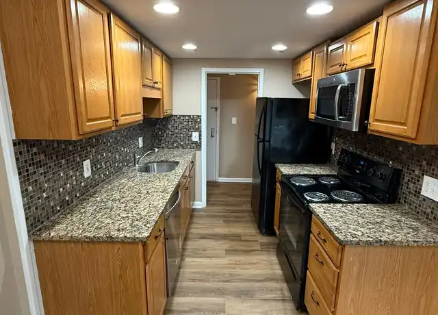 Property at 2257 Castle Rock Sq Unit 21C, Reston, VA, 20191, 3 beds, 2 baths, [object Object]