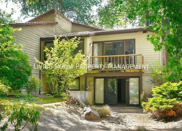 Property at 7566 SW Cresmoor Dr, Beaverton, OR, 97008, 3 beds, 2.5 baths, [object Object]