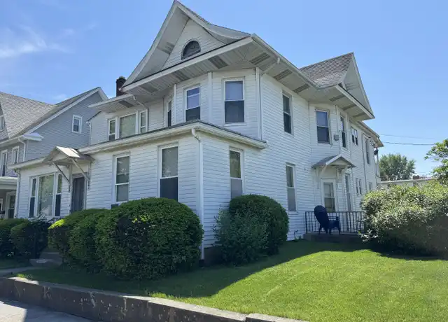 Property at 200 E Maple St, Palmyra, PA, 17078, 2 beds, 1 bath, [object Object]