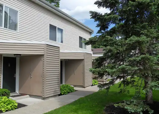 Property at 151 Tall Oaks Dr, Middletown, NY, 10940, 1-3 bed, 1 bath, [object Object]